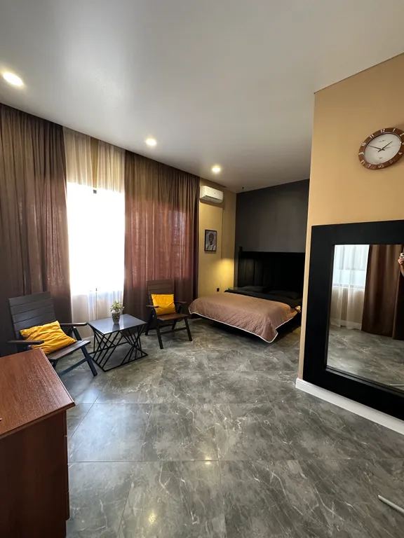 Дом с бассейном