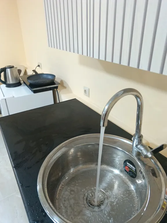 Квартира в доме с райским садом под смотровой площадкой и близ моря