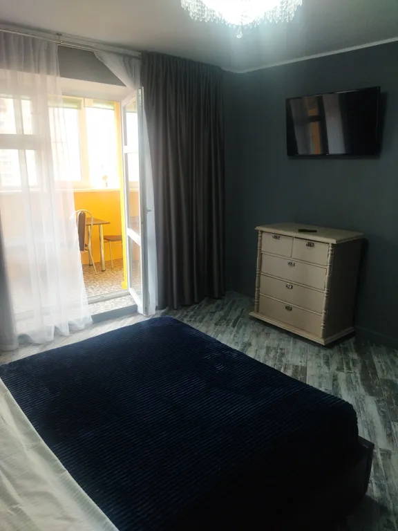 Новая 1-комнатная квартира с отличным ремонтом и двумя спальнями