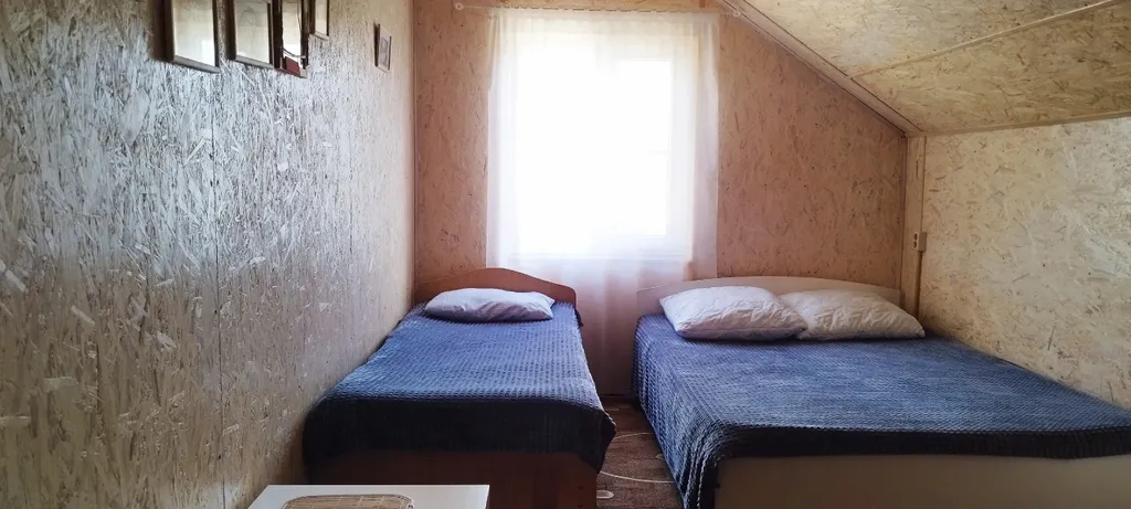 Романтик у реки