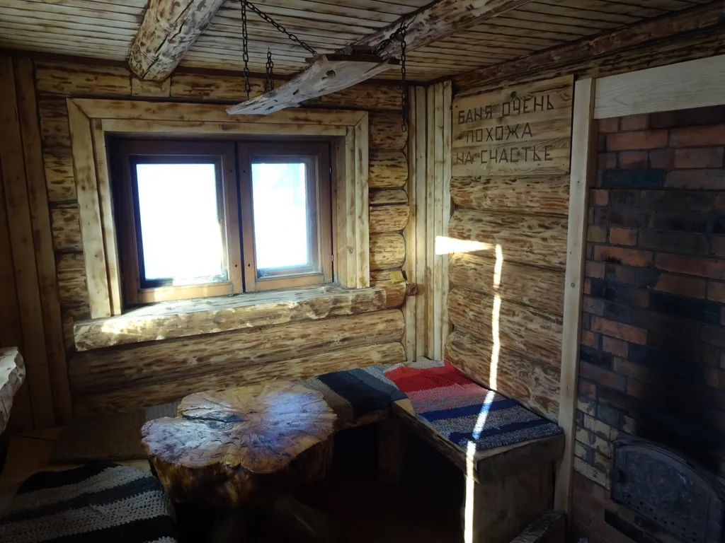 Дом в лесу у озера со всеми удобствами