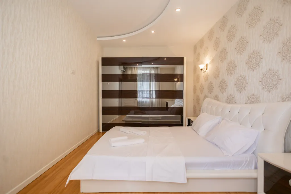 Квартира с видом на бульвар в центре города