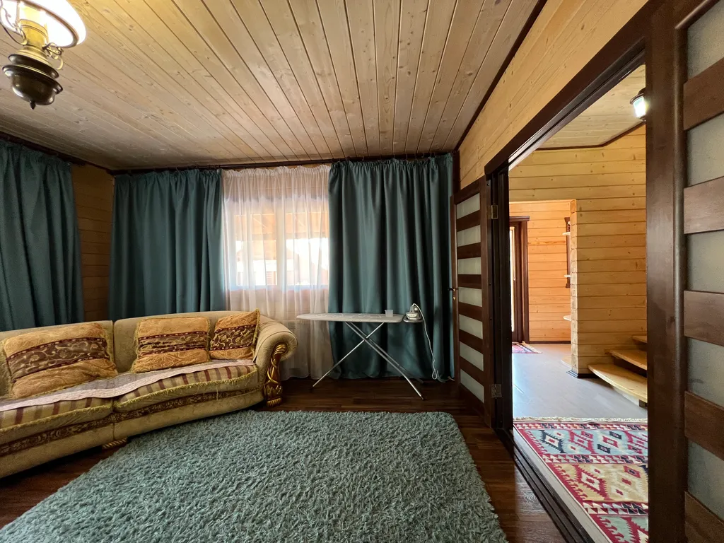 Дом с сауной и большой ванной на террасе