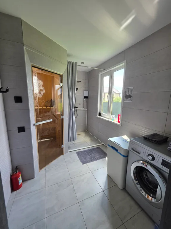 Коттедж на огромной территорией