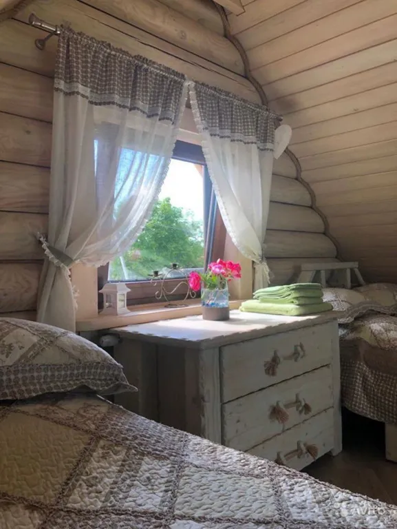 Сказочный домик в лесном массиве