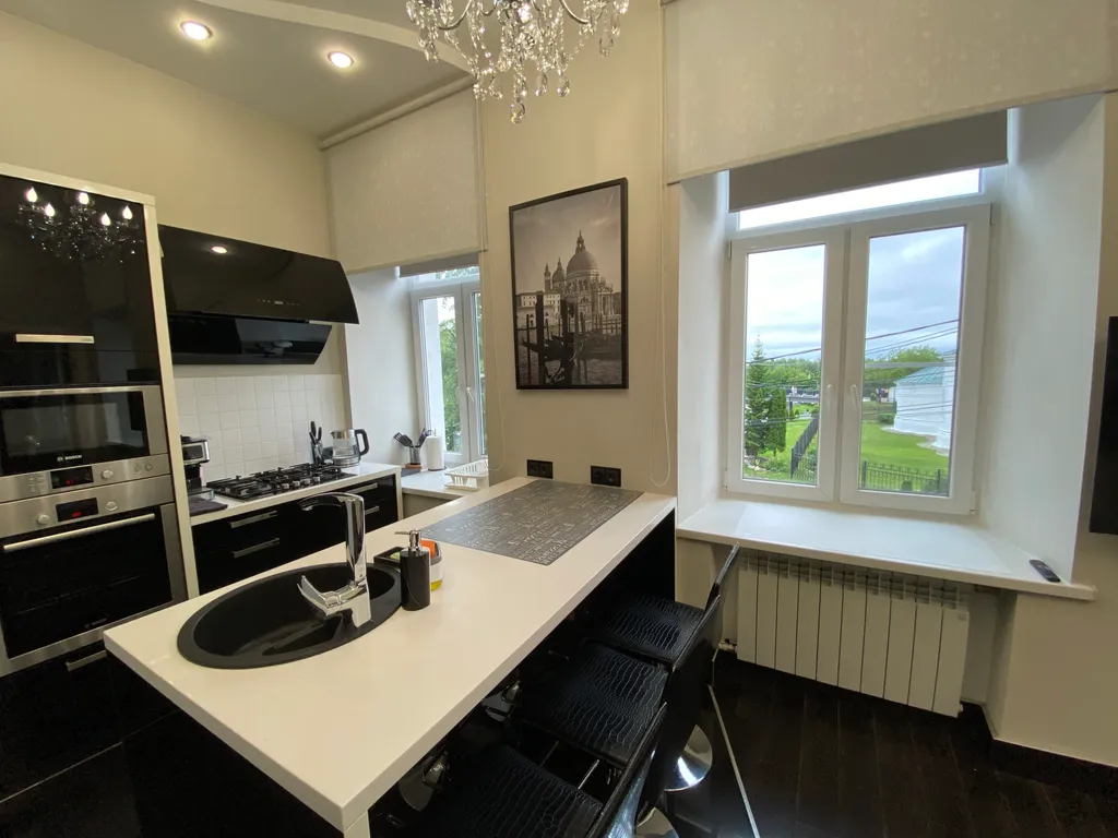 Дизайнерская квартира в центре с видом на храм