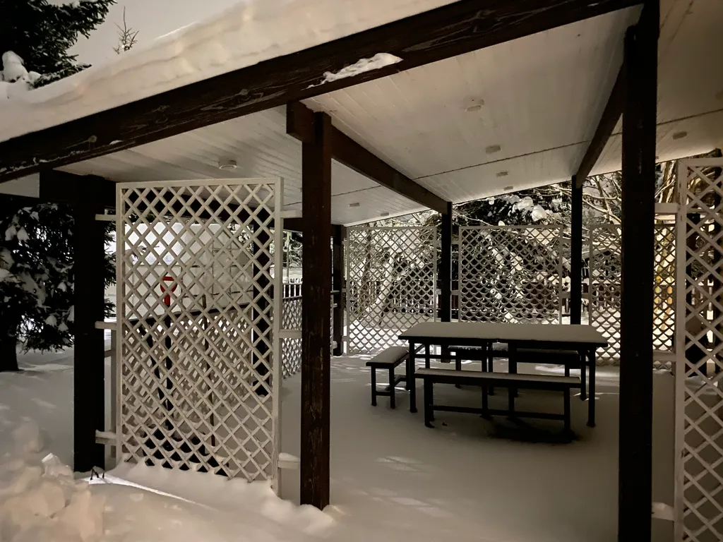 Дом для отдыха с камином, баней, оформлением к празднику