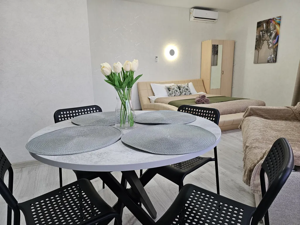 Квартира Квартира Просторная студия 40м на озере в центре Горячего ключа — Горячий Ключ