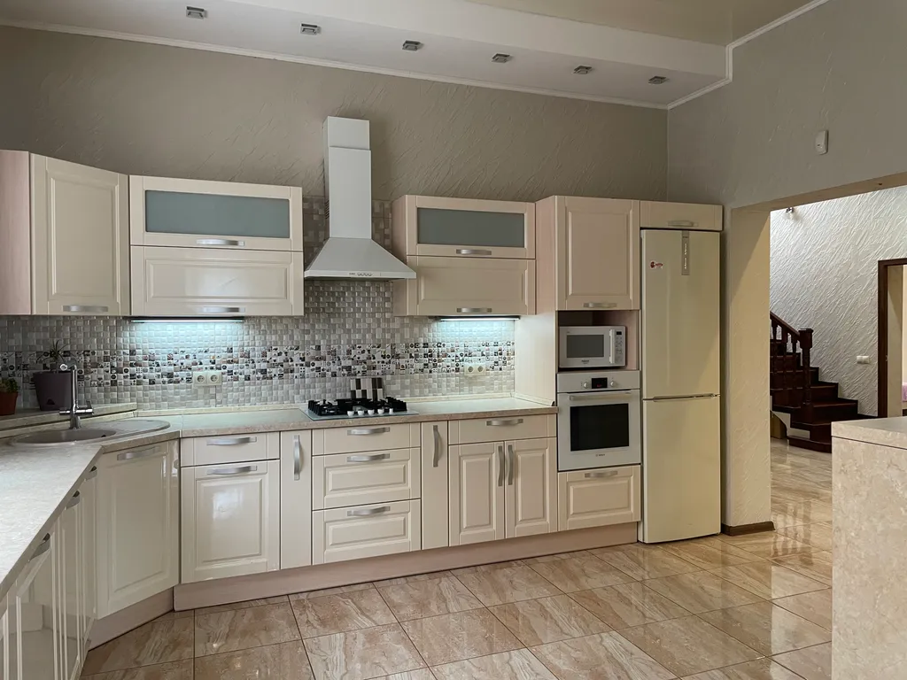 Комфортный дом недалеко от центра города