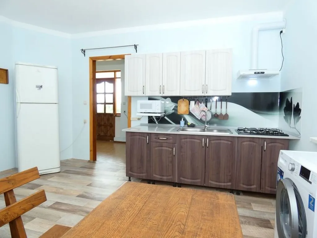 Уютная квартира с видом на море и посёлок