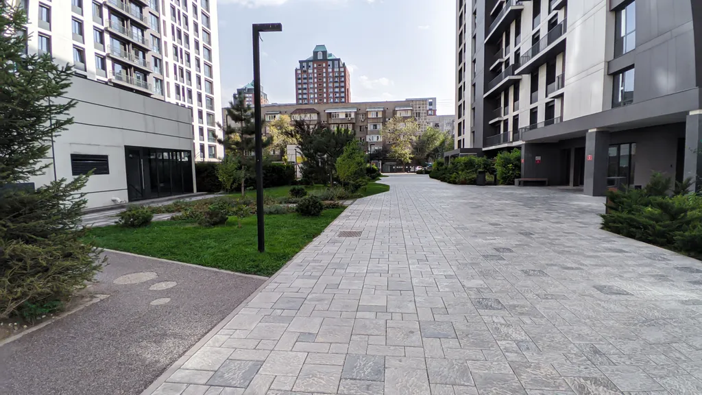 Евротрёшка с двумя спальными зонами рядом с ТРЦ MEGA