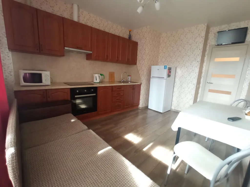 Квартира Квартира 2км от набереж,стол для работы,диван на кухне,для некурящих — Самара