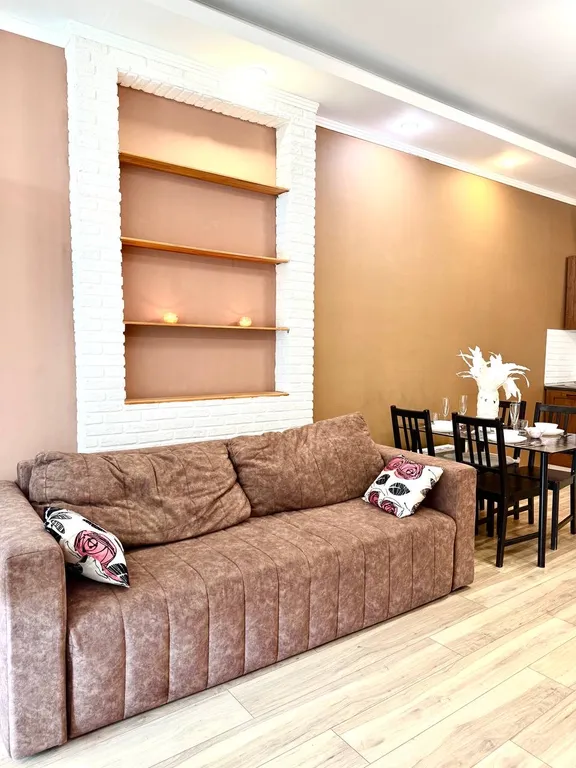 Двухкомнатный апартамент на Гостином дворе