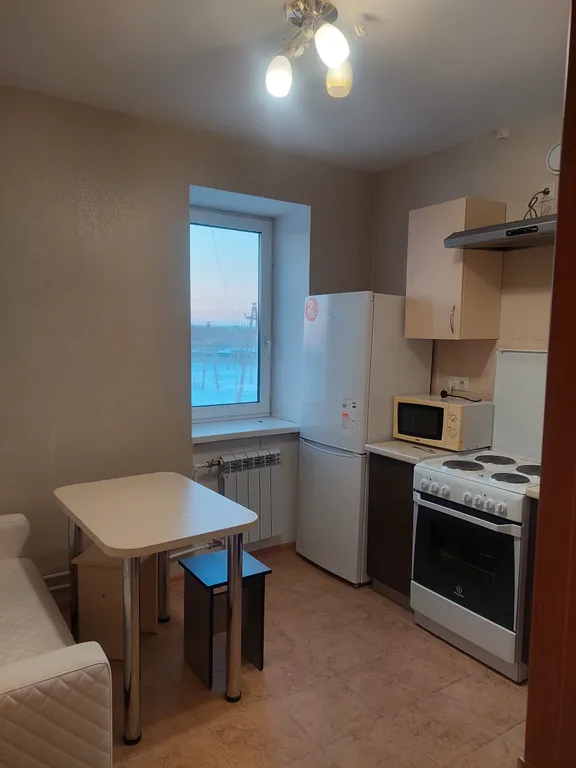 Напротив дома поликлиника