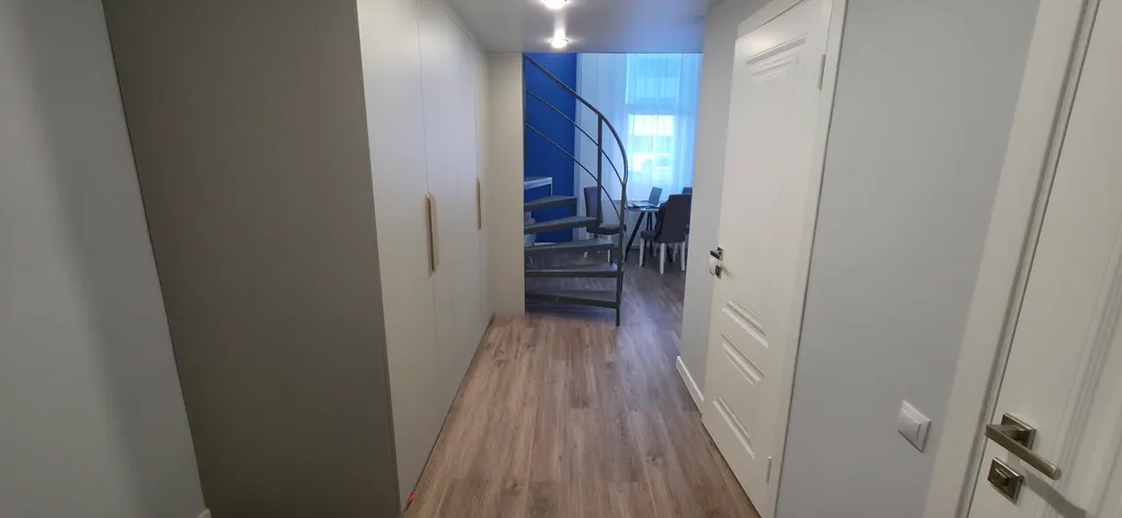 Современная, двухуровневая квартира