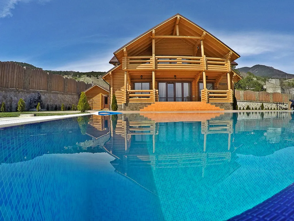 Дом с панорамным видом на море и гору Аю-Даг