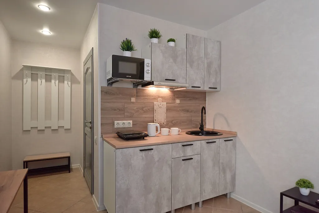 Студия поблизости госпиталь им. Савиных. ТЦ "Лето" 700м.