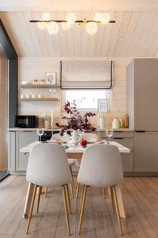 Стильный барнхаус с сауной, камином и панорамой