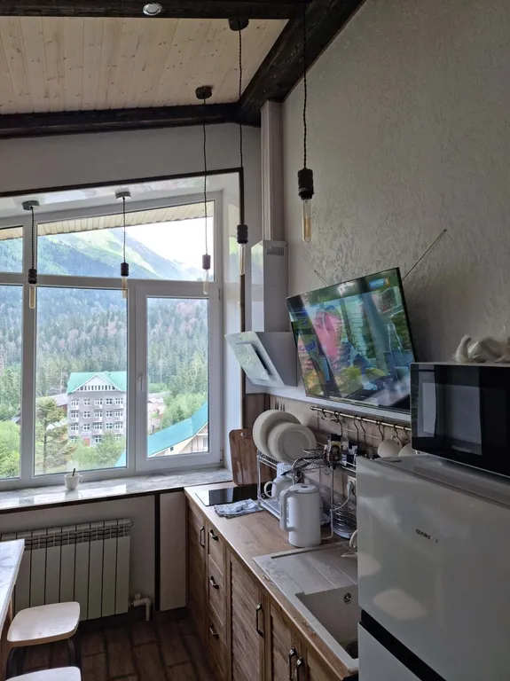 Светлая шале евро-трёшка