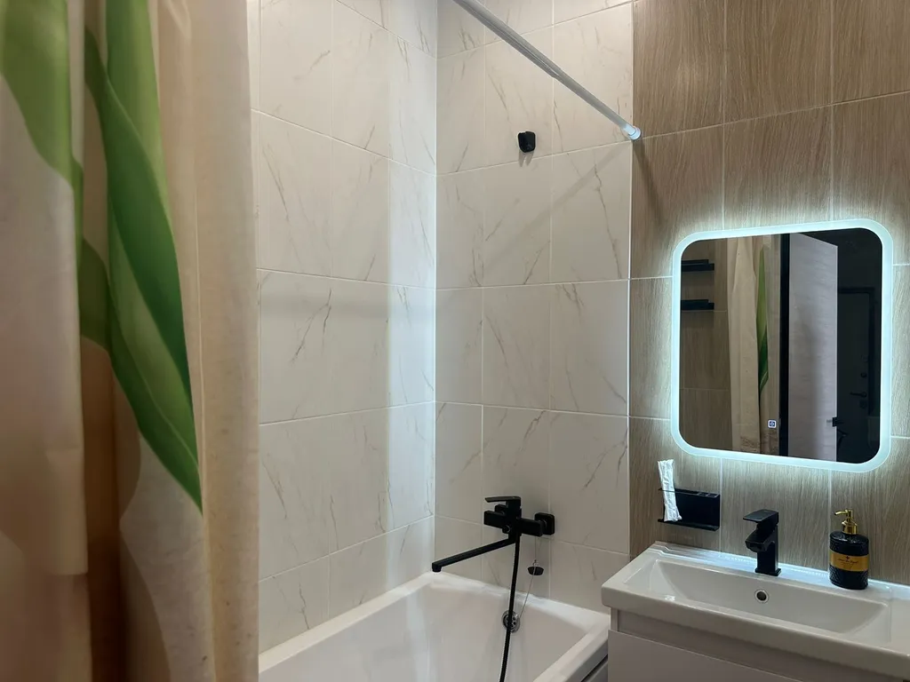 Стильная студия в доме комфорт класса с шикарным видом