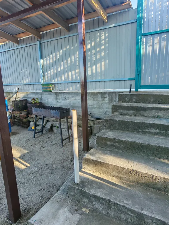 Домик в предгорье горы "50 лет"