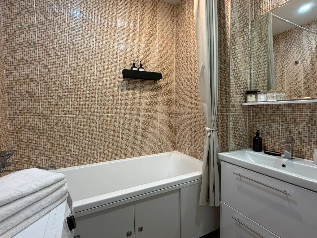 Светлая уютная евро двушка с красивым видом на закат