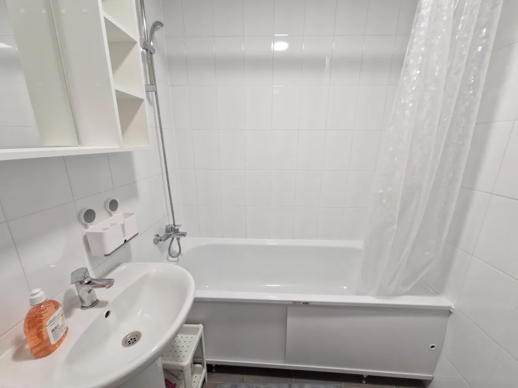 Красивая квартира с гостиной и спальней рядом с Мытищи парк