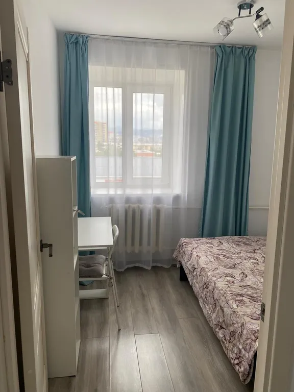 Уютная квартира на Саянах, рядом с остановкой, на 7 спальных мест