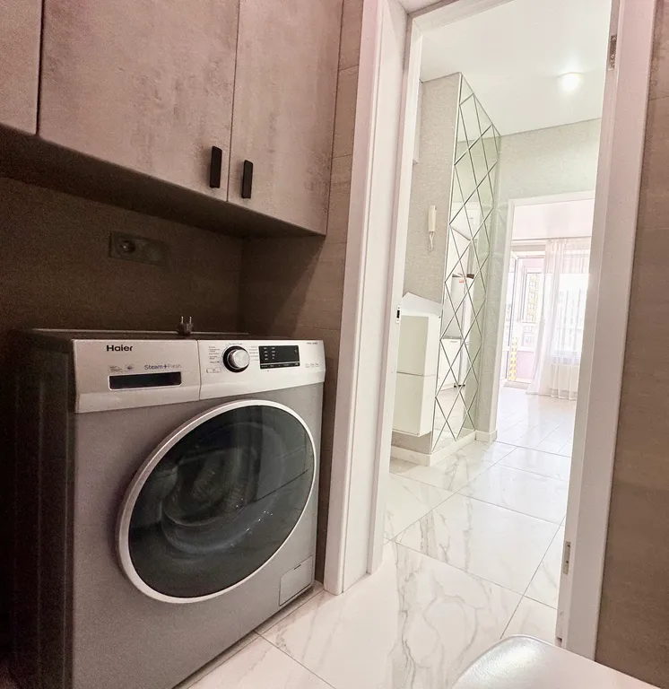 Уютная светлая квартира-студия с хорошим ремонтом в новом доме