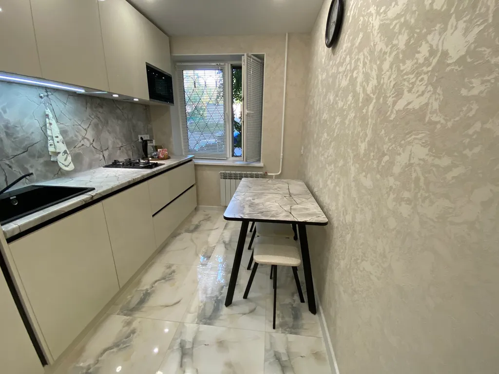 Двухкомнатная квартира на проспект кирова в районе самолет/московское