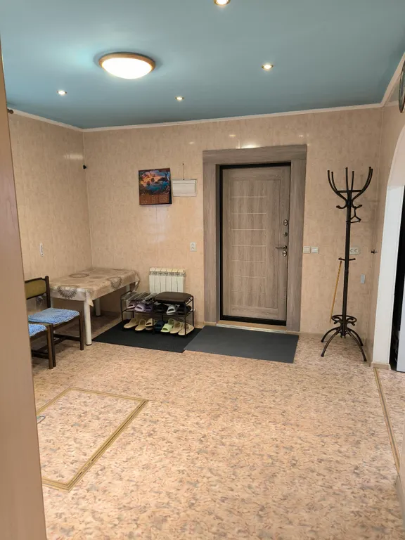 Дом рядом с аэропортом