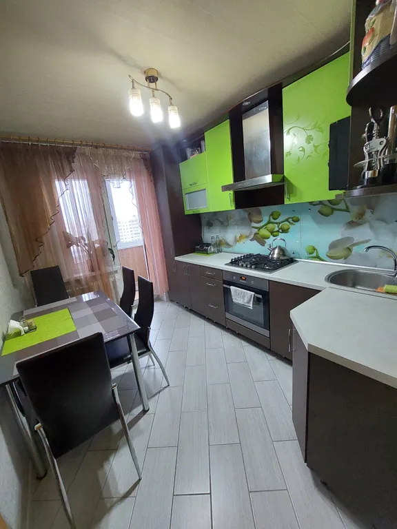 Большая трёхкомнатная квартира в оживлённом районе города