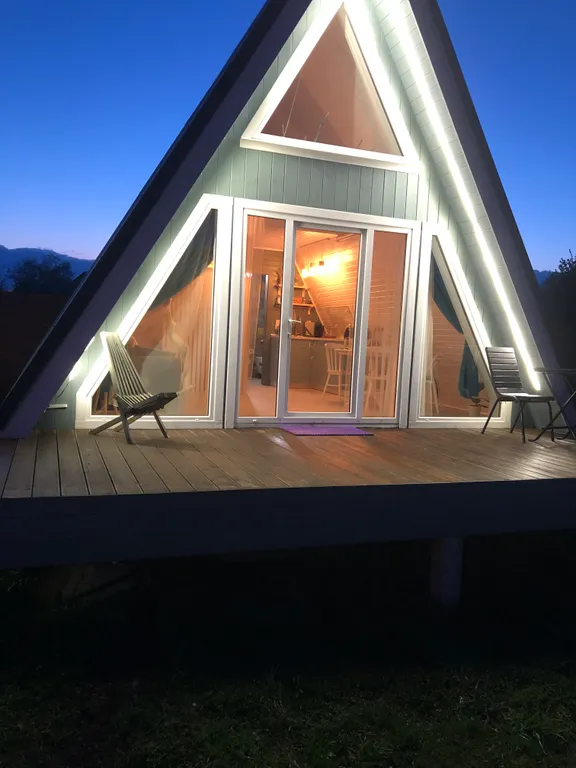 Атмосферный и уютный дом в окружении природы