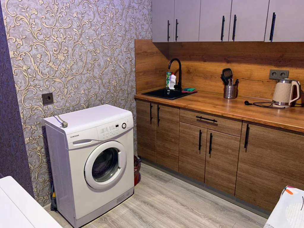 Квартира с хорошим ремонтом в центре города — аренда посуточно в Воткинск