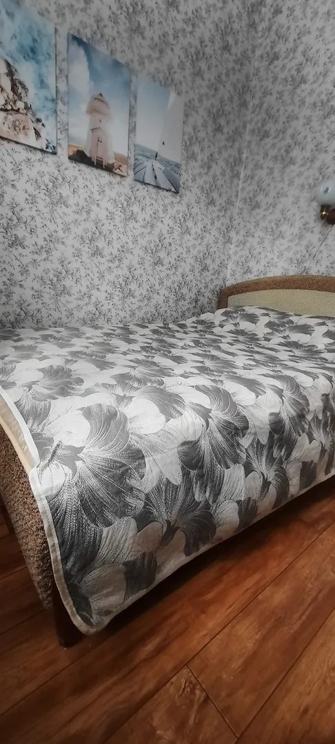Спальня с кроватью