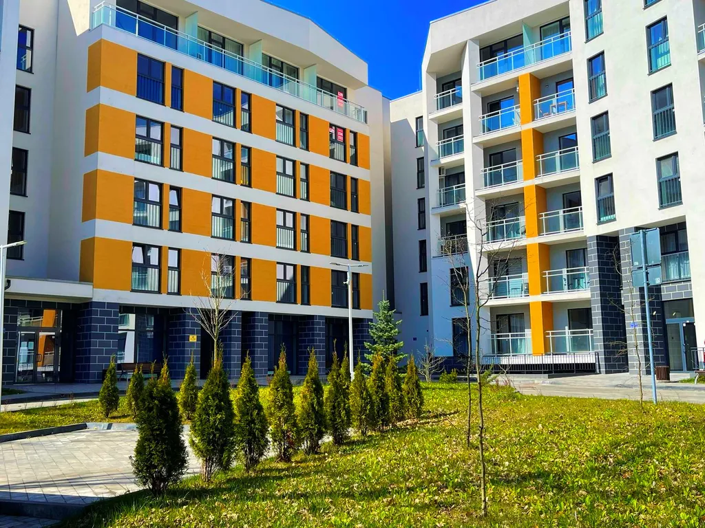 Апартаменты с балконом и видом на сосновый парк рядом с морем