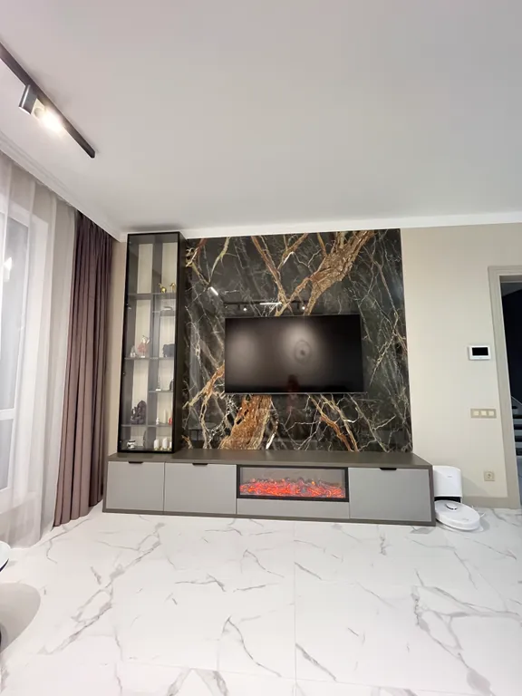 Новый дом с бассейном