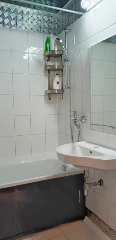 Комната для женщины или девушки рядом с метро