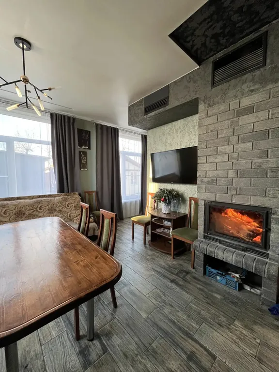 Домик на реке Волга