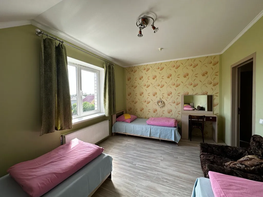 Коттедж 2 этажа в уединенном месте Бреста с парковкой во дворе