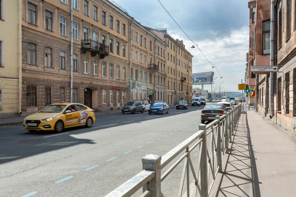Видовая 2-х комнатная квартира в доме с историей в сердце города