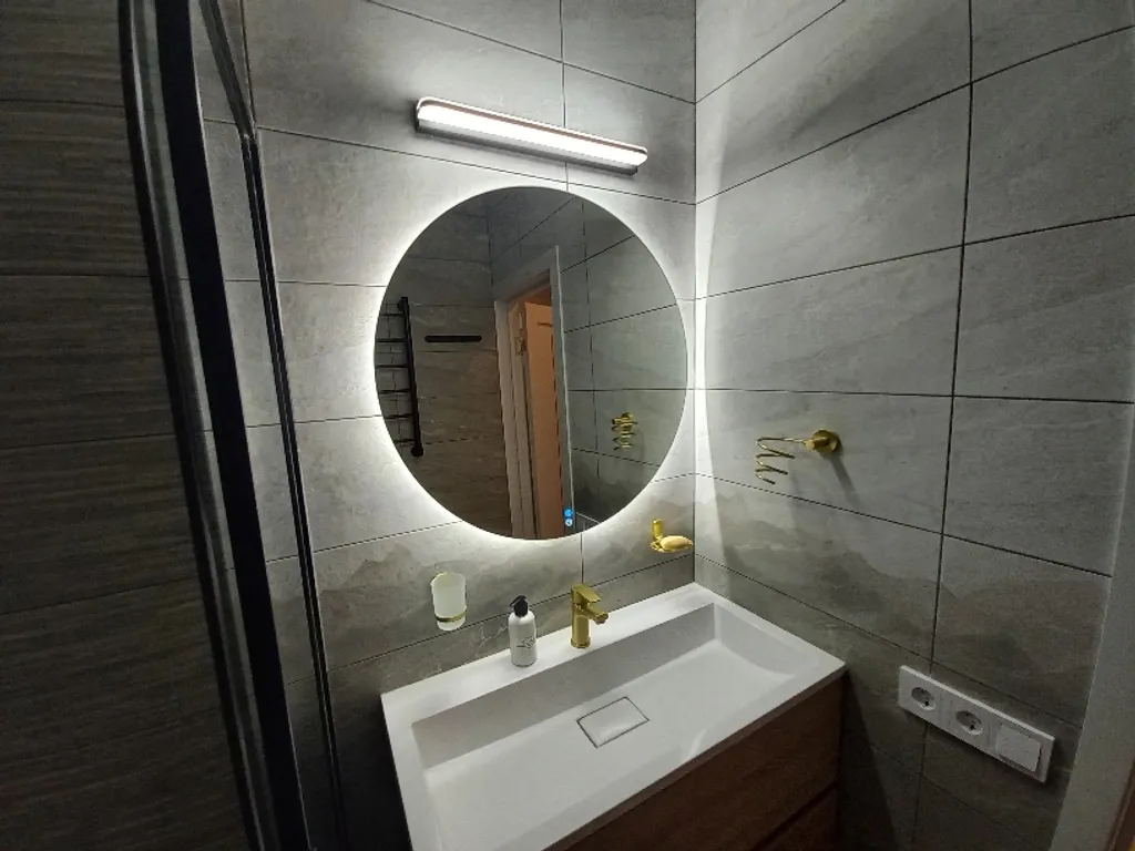 Просторная квартира с новым ремонтом для семьи в центре