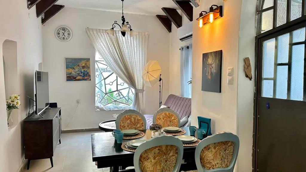 Винтажная квартира с отдельным входом и с большой зоной для барбекю