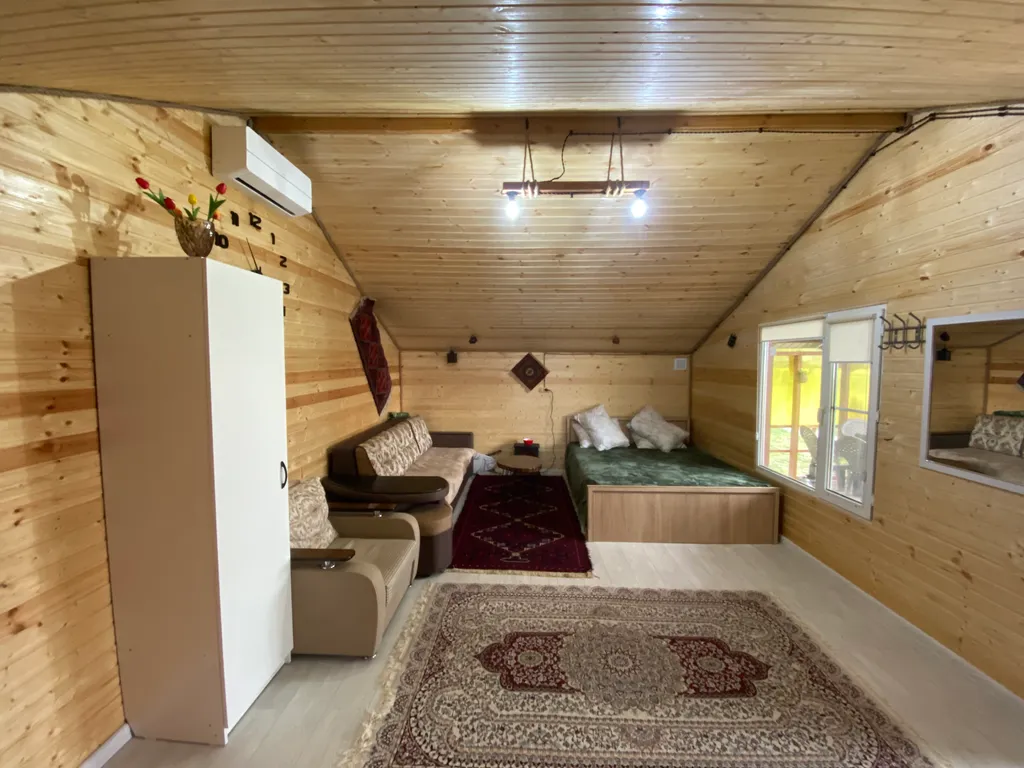 Уютный домик видом на город Дербент 5000 лет и на крепость Нарын-кала