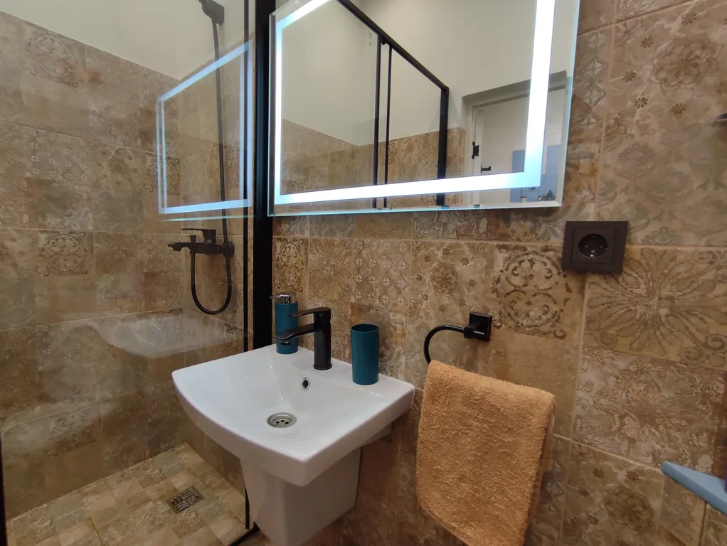 Уютная студия лофт, с очень красивым видом на горы