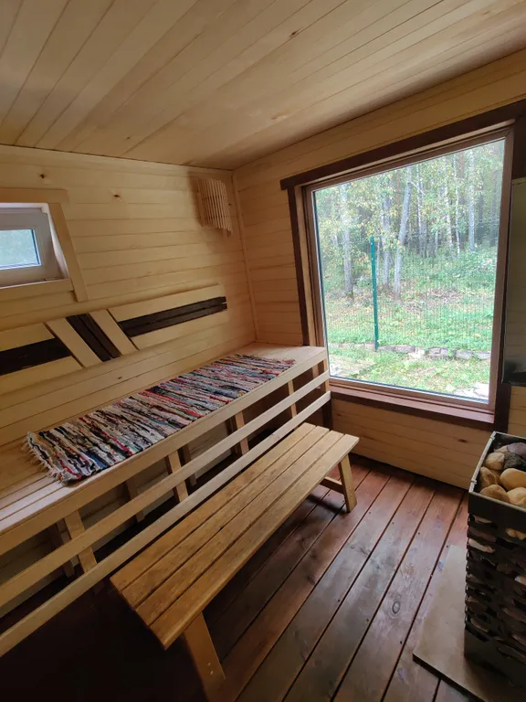 Домик с баней в лесу