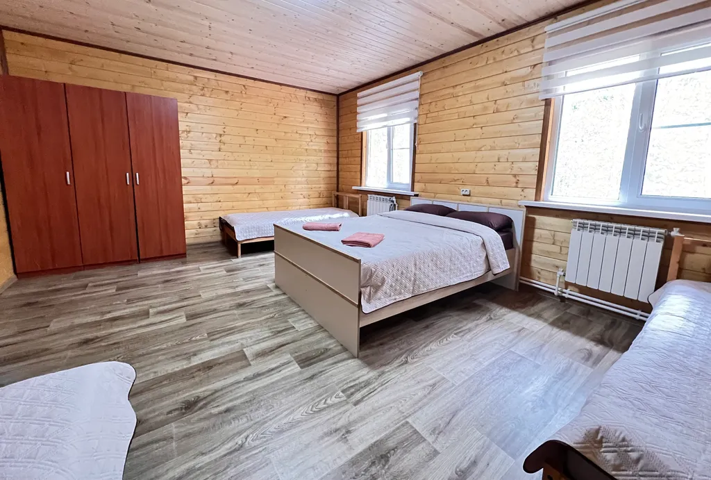 Дом на берегу речки