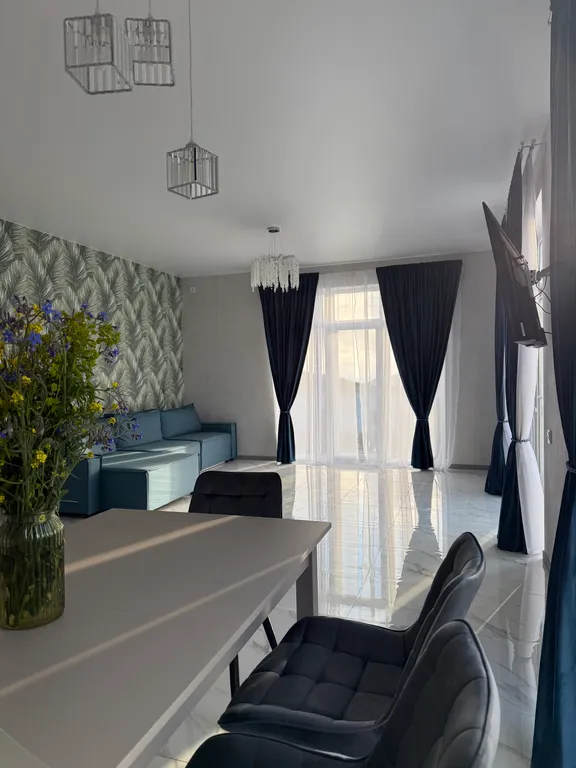 Дом на вершине с видом на море и горы