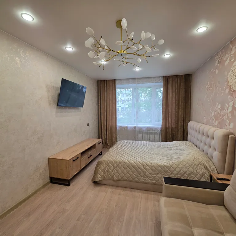 Современная 1-комнатная квартира, недалеко от центра — аренда посуточно в Псков