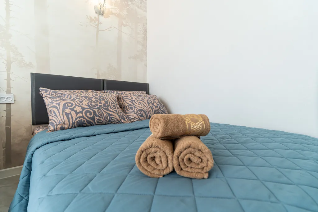 Стильная студия с потрясающим видом на море и город